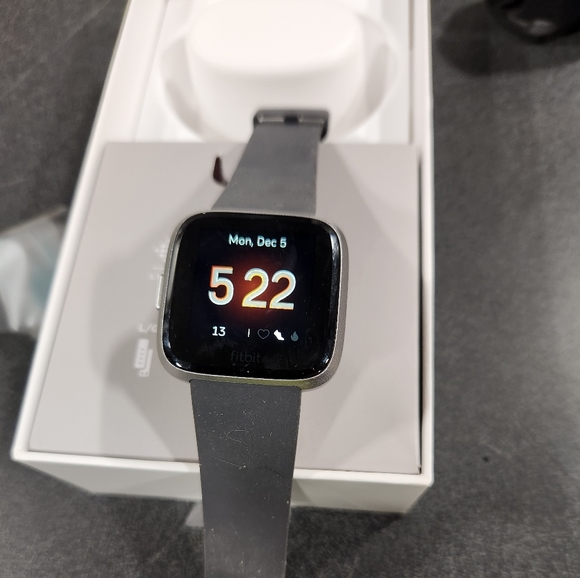 FITBIT VERSA LITE EDITION - Picture 1 of 14